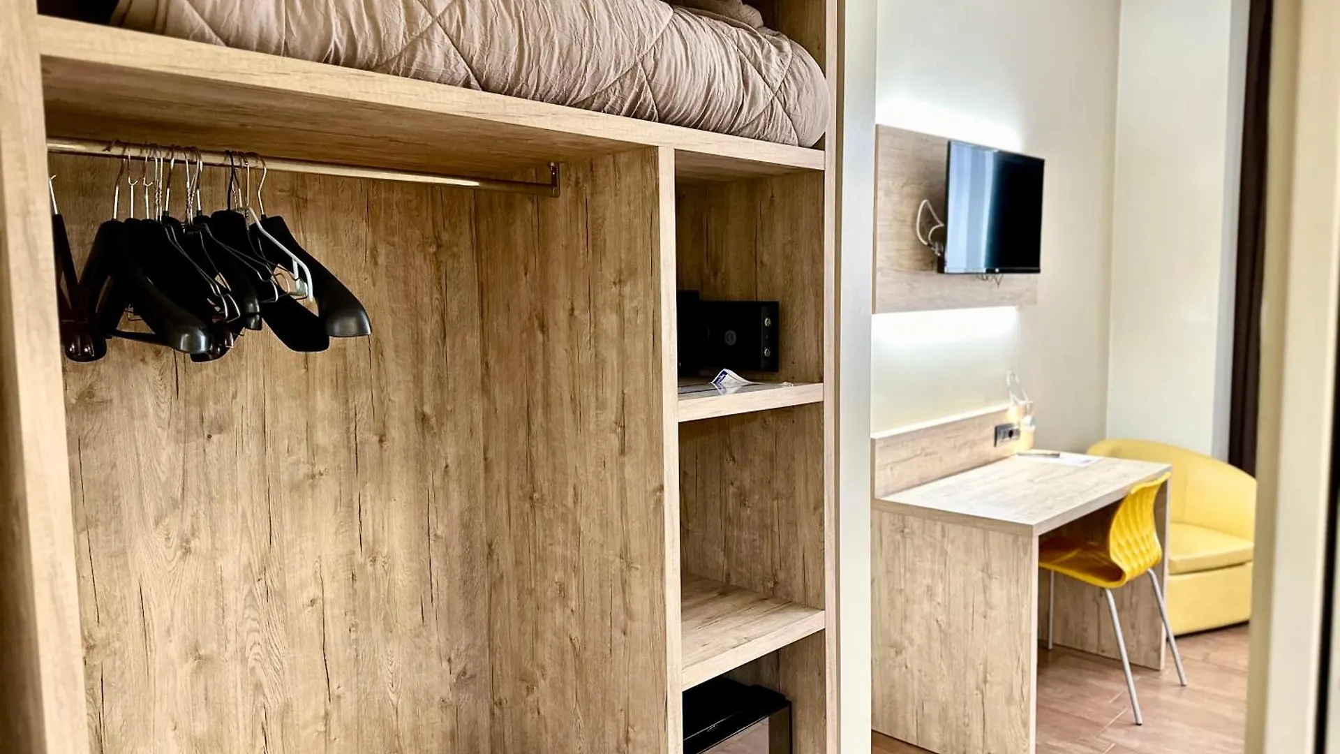 Hotel Giacosa Μιλάνο 3*,  Ιταλία