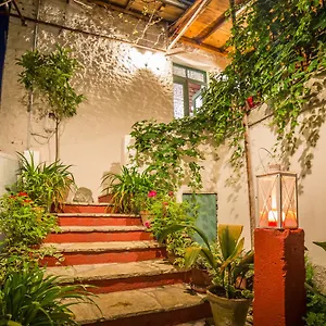 stone-city-hostel.albaniahotels.org/
